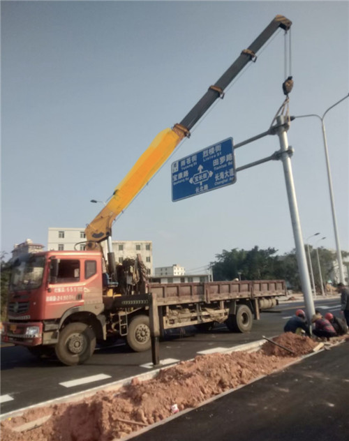 台前县设备吊装租赁吊车要用多大吊车