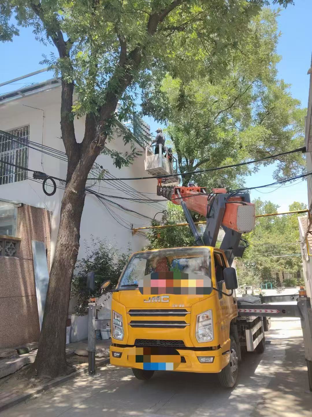 台前县高空作业车能吊装重物吗？最大承载多少公斤？